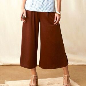 MATILDA JANE Brown Wide Leg Textured Gauchos Capris Cropped Pants / Size Small